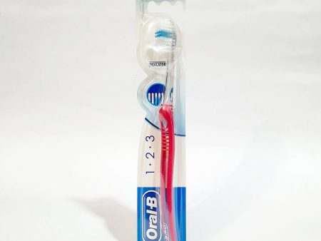 ORAL-B 1.2.3 INDICATOR MEDIUM TOOTHBRUSH Sale